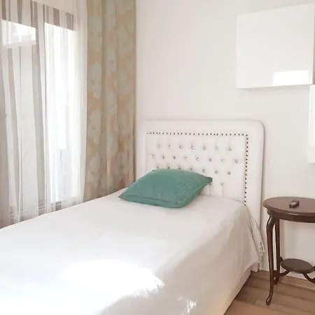 Apartament Merkezi, Sahile Yakin, Tum Daire... Defne *