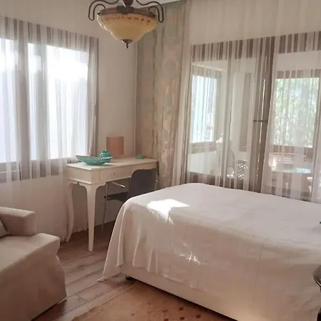 Merkezi, Sahile Yakin, Tum Daire... Defne Apartament